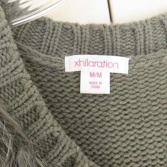 Xhilaration Gray Faux Fur Vest............625 - Picture 3 of 7